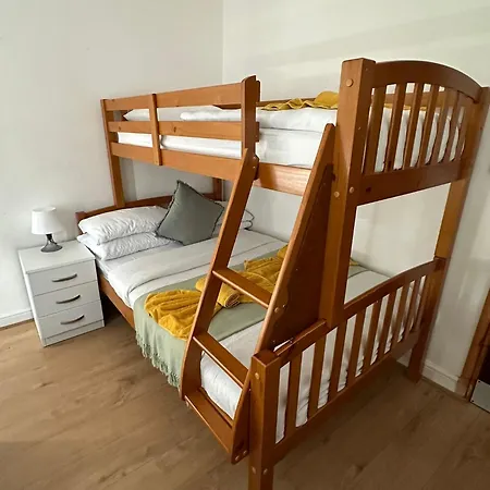Ariana House Hotel-families And Couples Only Guest house Blackpool
