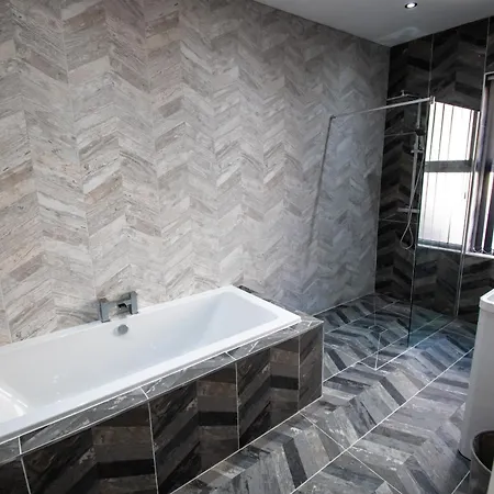 Winter Gardens By Sasco Apartment *