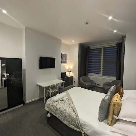 Hotel 33