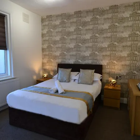 33 Hotel *