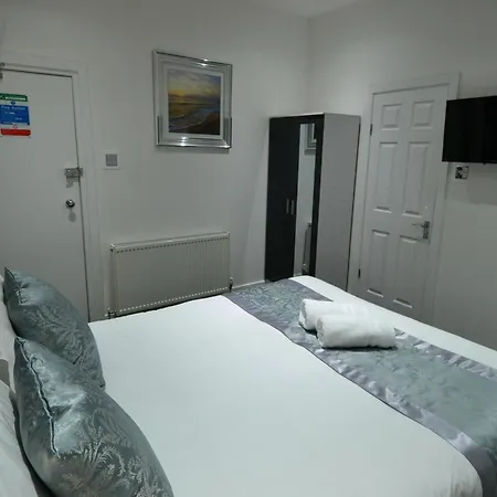 Hotel 33