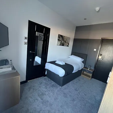Woodhouse Fully Refurbished Quiet Family No Stag Or Hens Will Be Refused On Checkin 호텔