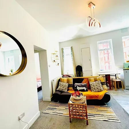 2 Bedroom With Seaside Views Apartment *