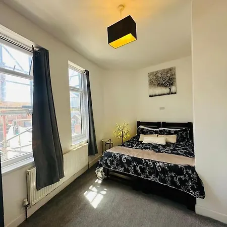2 Bedroom With Seaside Views *