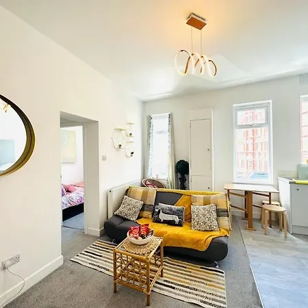2 Bedroom With Seaside Views Blackpool