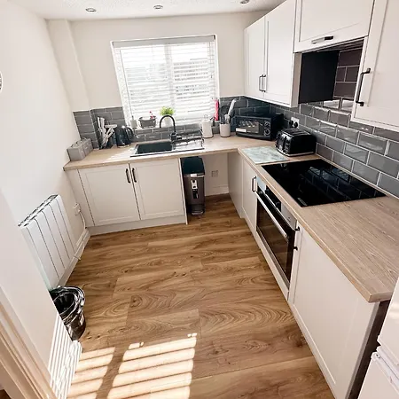 Stylish Modern In With Parking *