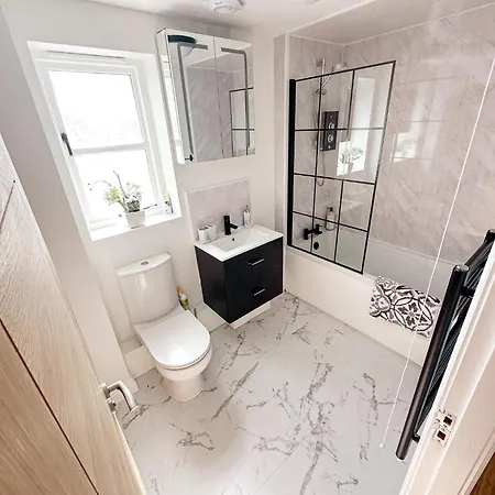 Stylish Modern In With Parking *