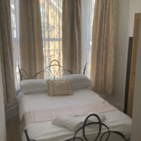 Alexander Hotel