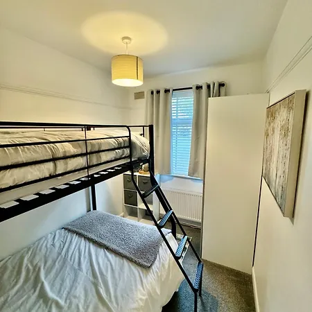 Elegant 2bd Family Retreat Town Blackpool
