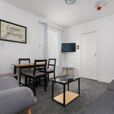 Reads Court - Collection Apartment