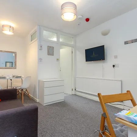 Reads Court - Collection Apartment *
