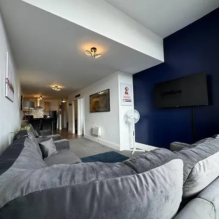 Subway Apartment *