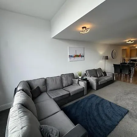 Subway Apartment *