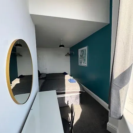 Subway Apartment *