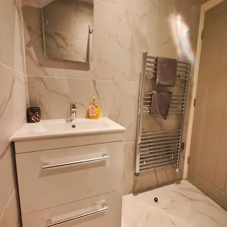 Chelsea 2 Bedroom Promenade