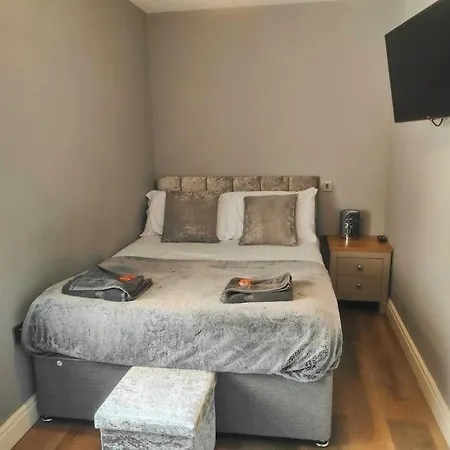 Chelsea 2 Bedroom Promenade