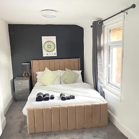 Holiday home Spacious 6-bedroom In Bedes,