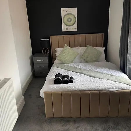Spacious 6-bedroom In Bedes, Holiday home Blackpool