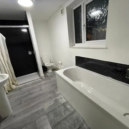Spacious 6-bedroom In Bedes, * Blackpool