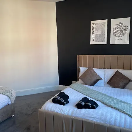 Spacious 6-bedroom In Bedes, Blackpool