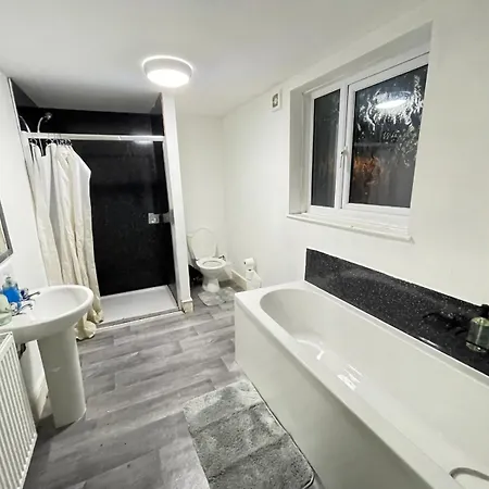 Spacious 6-bedroom In Bedes, * Blackpool