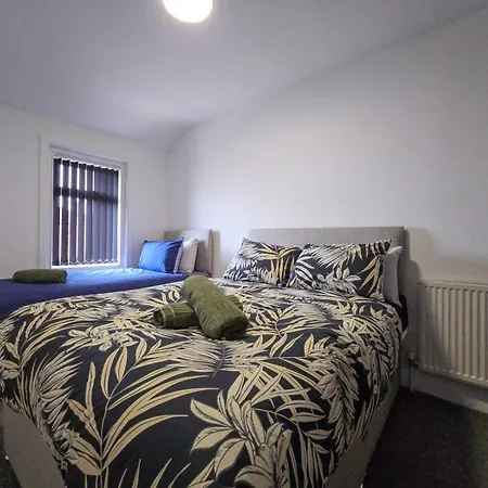 Apartment Bliss - Spacious 4-bed Blackpool