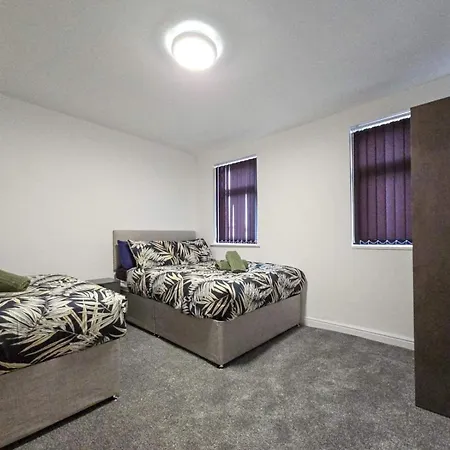 Bliss - Spacious 4-bed Apartment