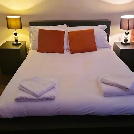 Sherbourne Retreat - 4 Bedroom House In Holiday home Blackpool