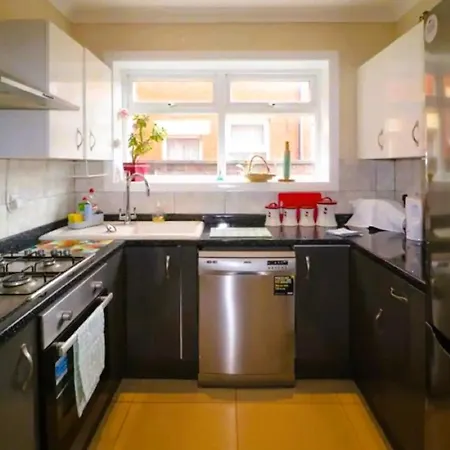 Sherbourne Retreat - 4 Bedroom House In Holiday home Blackpool