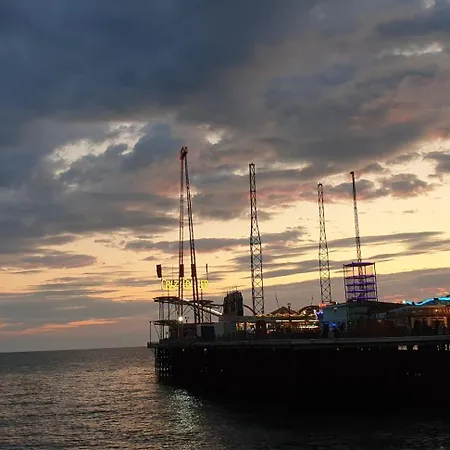 South Kings Promenade Отель