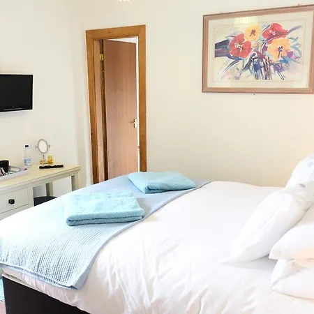 Sutton Park Гостевой дом 3*