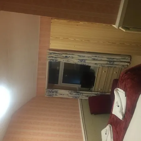 The Albany 3*