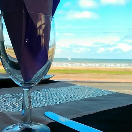 Guest house Crystals On The Prom 3*