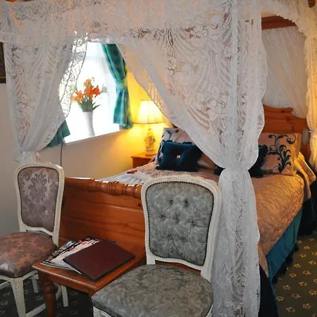 The New Guilderoy Hotel 2*