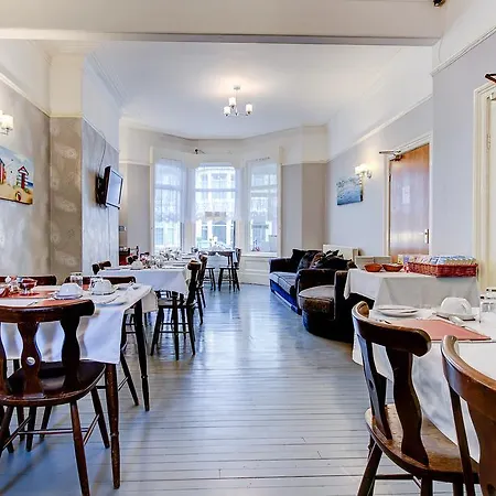 Bed & Breakfast Rayners Blackpool