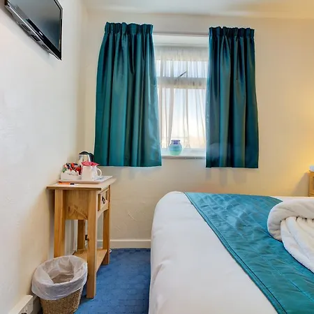 The Strathdon 4*