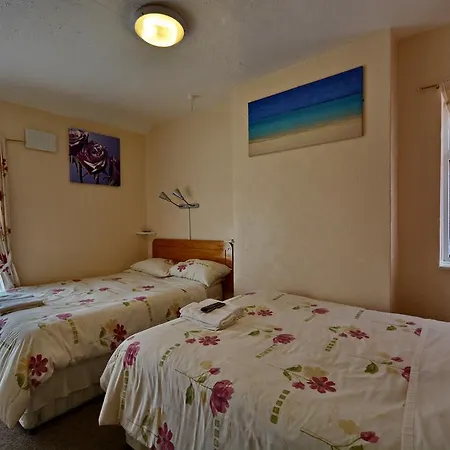 Shazron Bed & Breakfast 3*