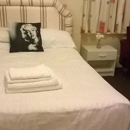 The Near Winter Gardens Гостевой дом 3*