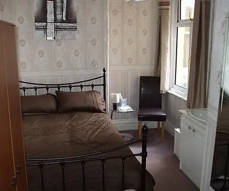 Waves Bed & Breakfast