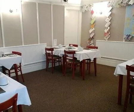 Waves Bed & Breakfast 2*