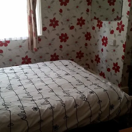 Bed & Breakfast Rayners 3*
