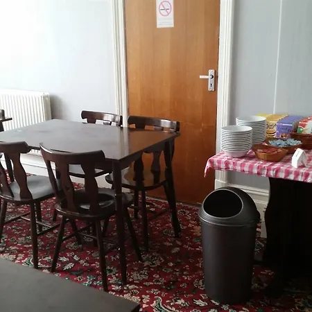 Bed & Breakfast Rayners 3*