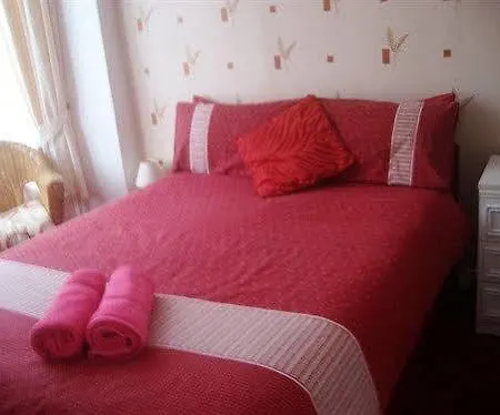 Oban House 3*
