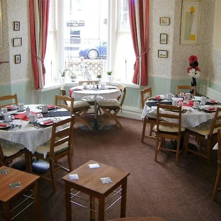 Glen Allan 3* Blackpool