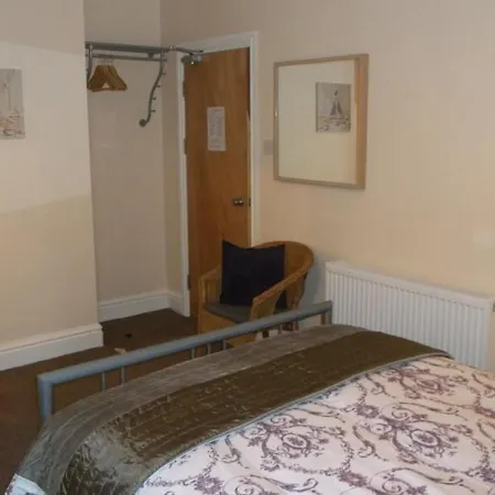 Guest house Rossall House , For Families & Couples 3*