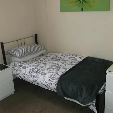 Guest house Rossall House , For Families & Couples 3*
