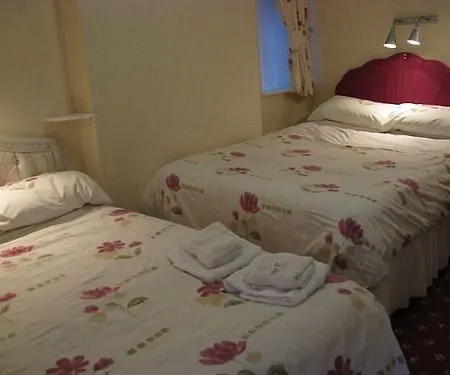 Shazron 3* Blackpool