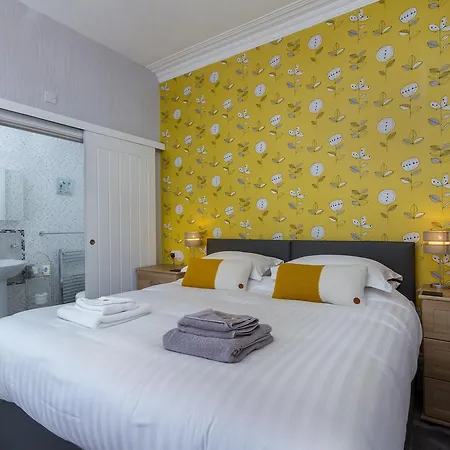 The Beechcliffe - Over 35's Only 3* Blackpool
