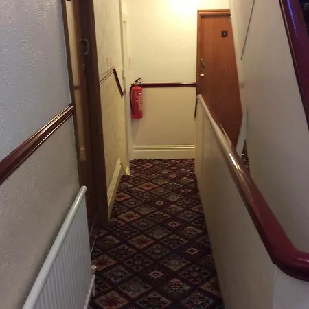 Shazron Bed & Breakfast Blackpool