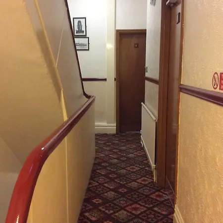 Shazron 3* Blackpool